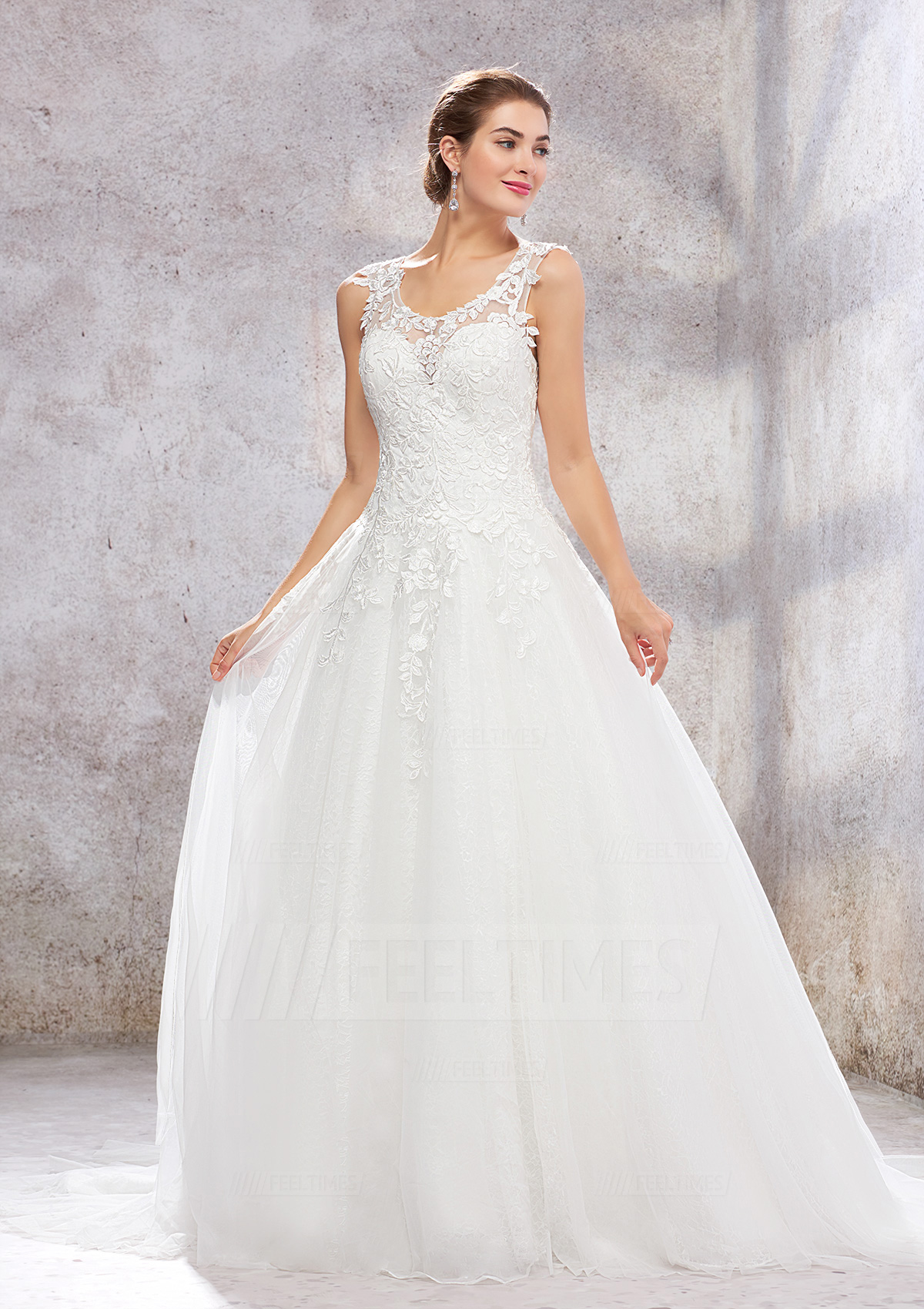 Ball Gown Scoop Neck Court Train Lace Wedding Dress